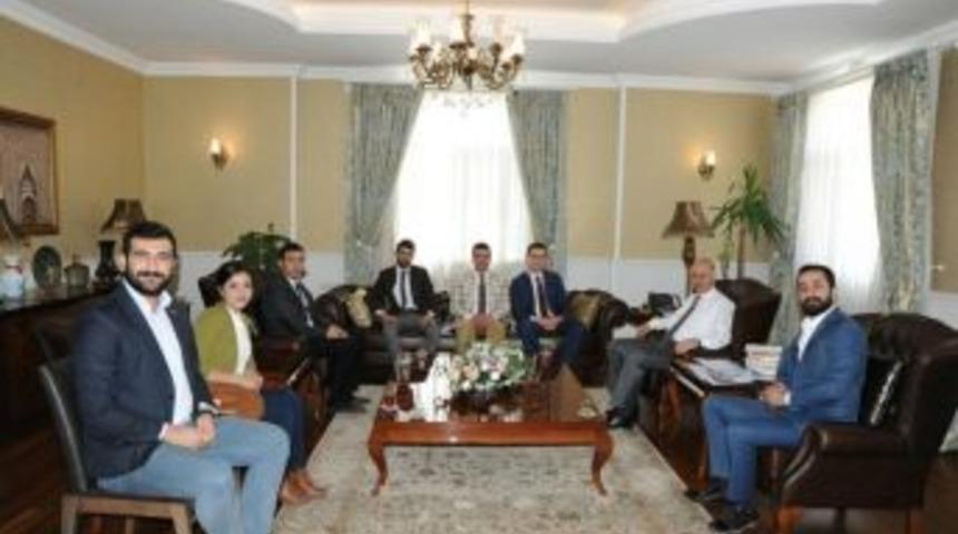 Erzurum Gen&ccedil;lik Platformu&rsquo;ndan Vali Azizoğlu&rsquo;na Ziyaret