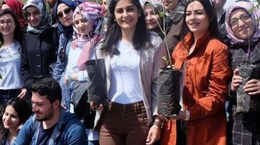 &Ccedil;eko &Ouml;ğrenci Kul&uuml;b&uuml; 15 Temmuz Şehitlerini Unutmadı