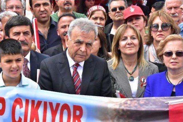 İzmir de  yurttaş Girişimi nden 19 Mayıs Kutlaması 1