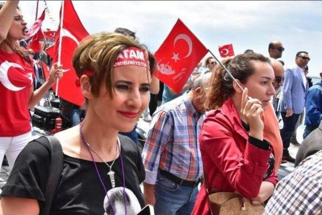 İzmir de  yurttaş Girişimi nden 19 Mayıs Kutlaması 2