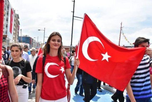 İzmir de  yurttaş Girişimi nden 19 Mayıs Kutlaması 3