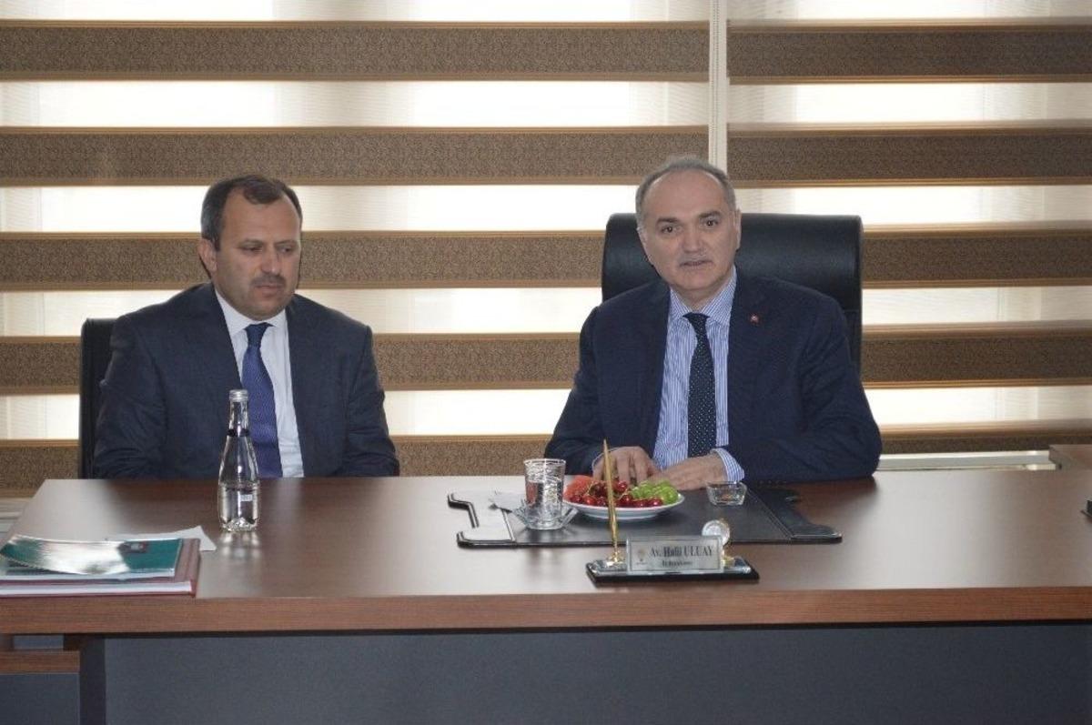 Bakan &Ouml;zl&uuml;, İş Adamlarına Seslendi