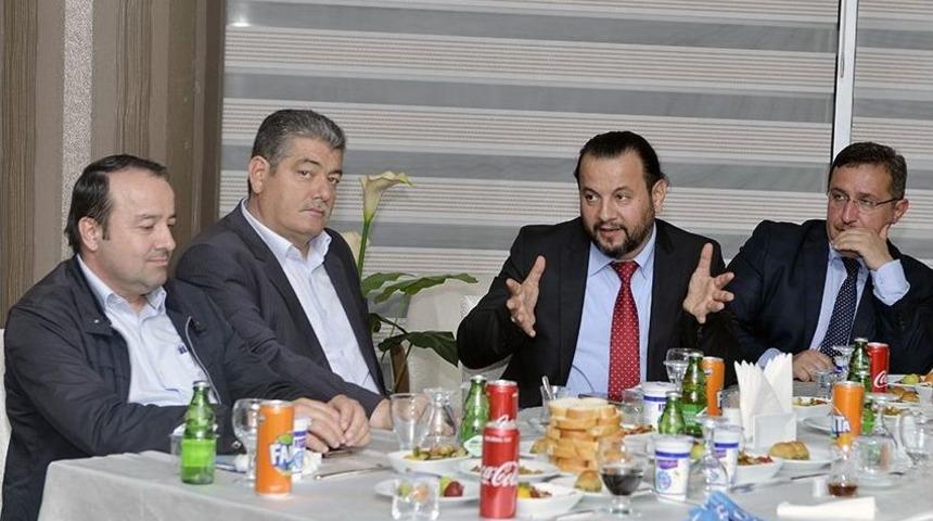 Rekt&ouml;r Mehmet Akg&uuml;l, İşadamlarıyla Buluştu