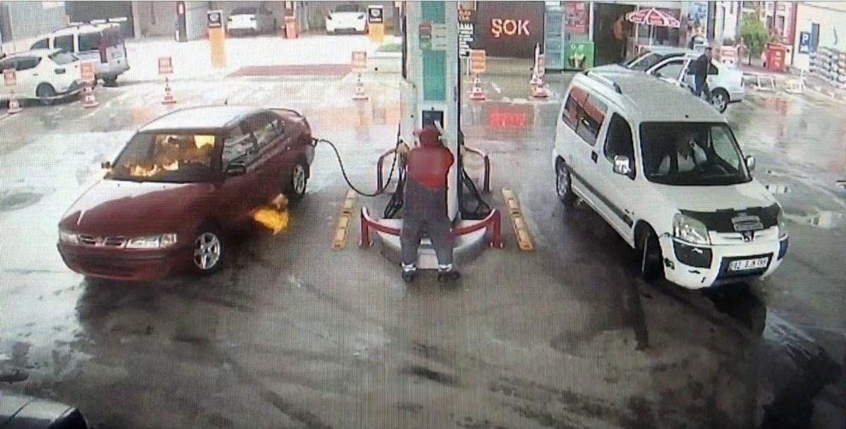 Akaryakıt İstasyonunda Faciadan D&ouml;n&uuml;ld&uuml;