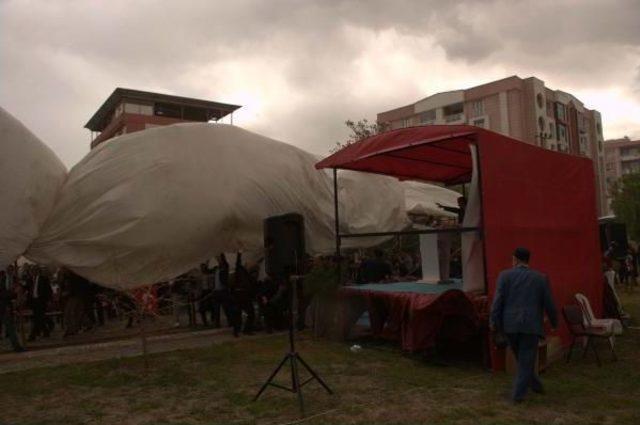 Diyanet İşleri Başkanı Görmez'in Katıldığı Temel Atma Töreninde Rüzgar Protokol Çadırını Uçurdu