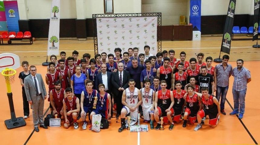 Şehitkamil&rsquo;de Alkışlar Gen&ccedil; Dev Adamlara