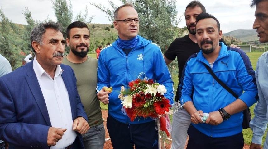 Suriyeli &Ccedil;ocuklardan Evkur Yeni Malatyaspor&rsquo;a Ziyaret