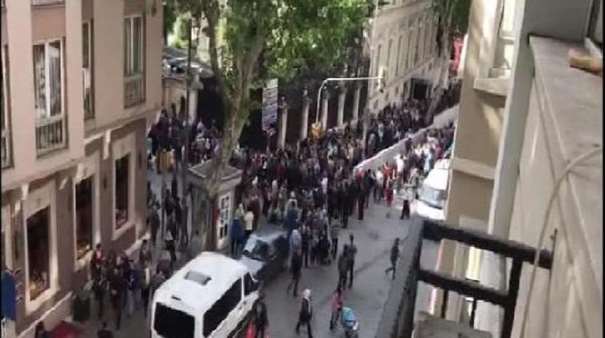 Binlerce İranlı Cağaloğlu'na Akın Etti... Izdihama Varan Kuyruk Oluştu