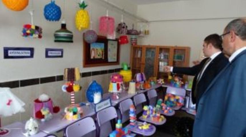 Atıklar Sanat Eserine D&ouml;n&uuml;şt&uuml;r&uuml;ld&uuml;