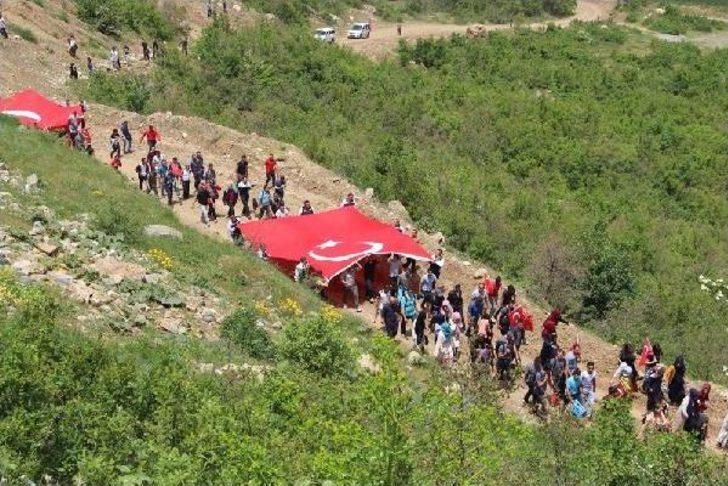 Şemdinli'de Geleneksel Goman Dağı Yürüyüşü Yapıldı