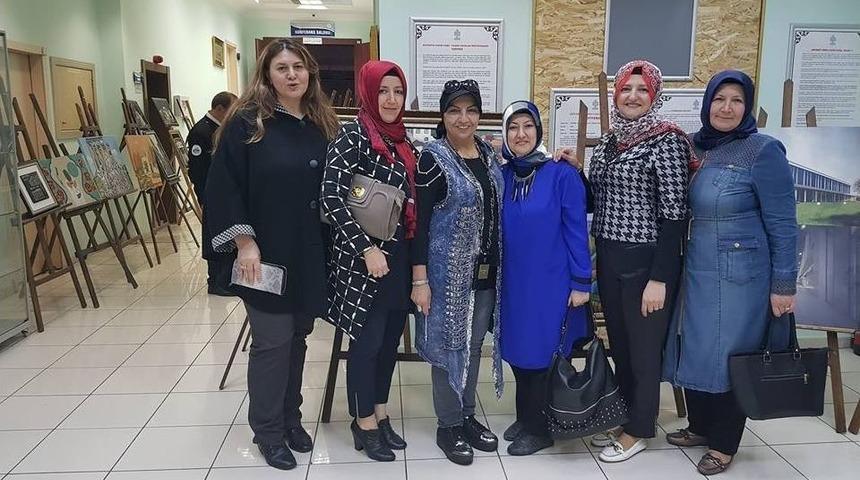 M&uuml;d&uuml;r Z&uuml;lkarni Yeldemez: M&uuml;zeler Tarih, K&uuml;lt&uuml;r, Bilim Ve Sanat Değerlerinin Sergilendiği Yerlerdir