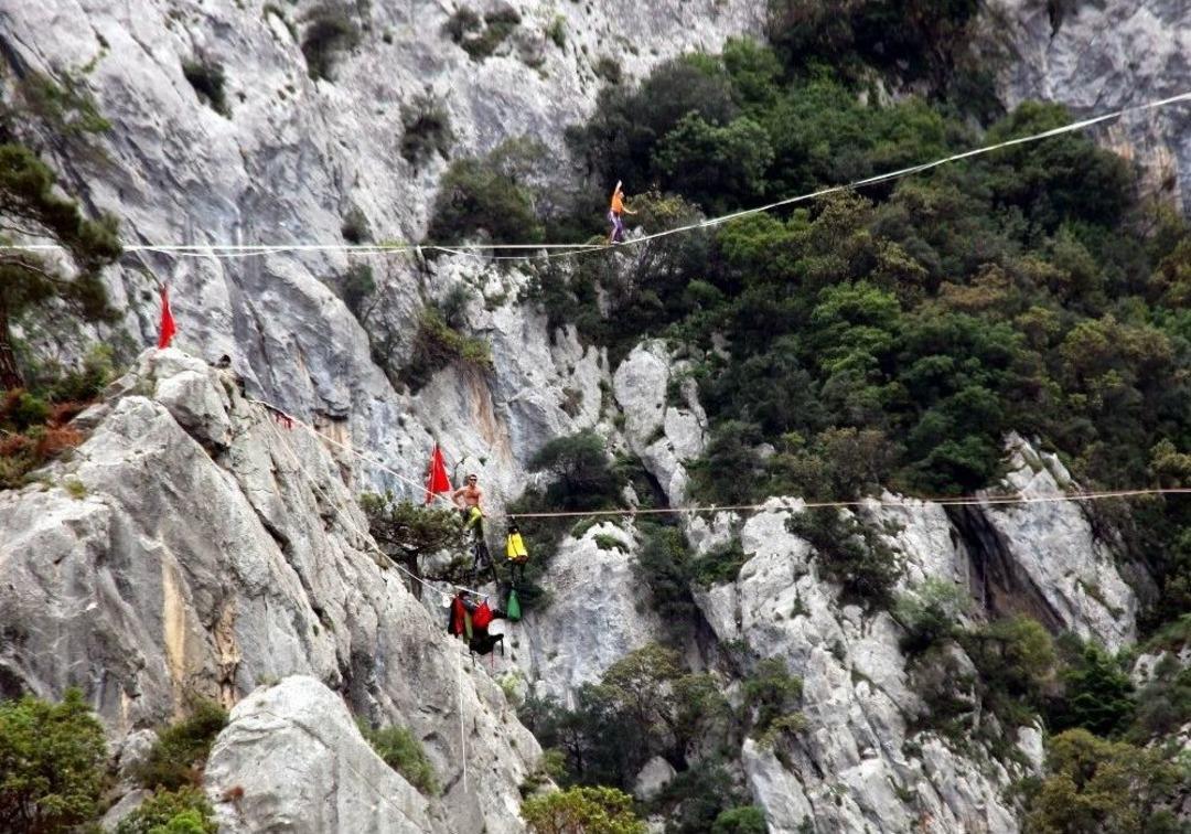 İpte 100 Saat Asılı Kaldı, D&uuml;nya Rekoru Kırdı