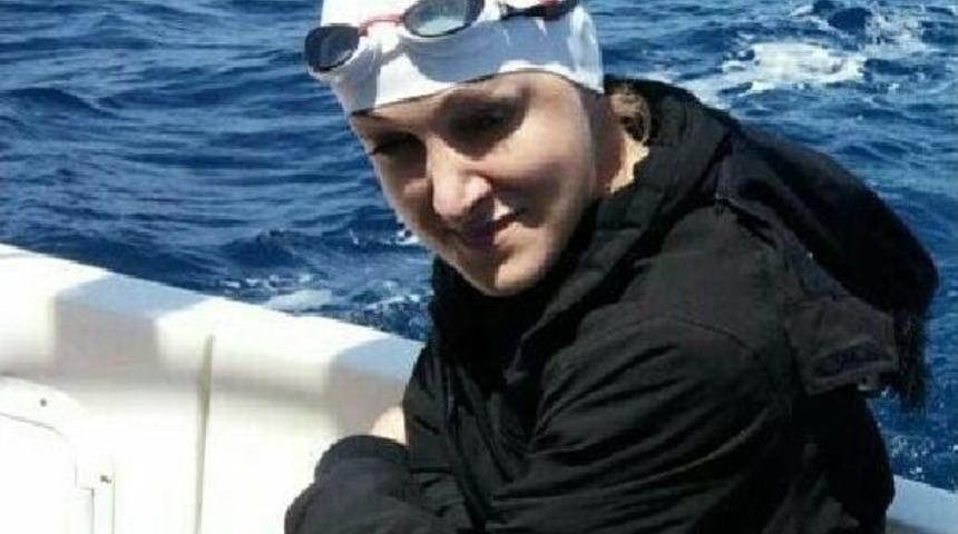 &Ccedil;ocuklar I&ccedil;in Cebelitarık'ı Y&uuml;zerek Ge&ccedil;tiler