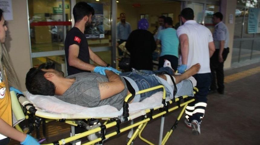 Kavgayı Ayırmaya &Ccedil;alışırken Bacağından Vuruldu