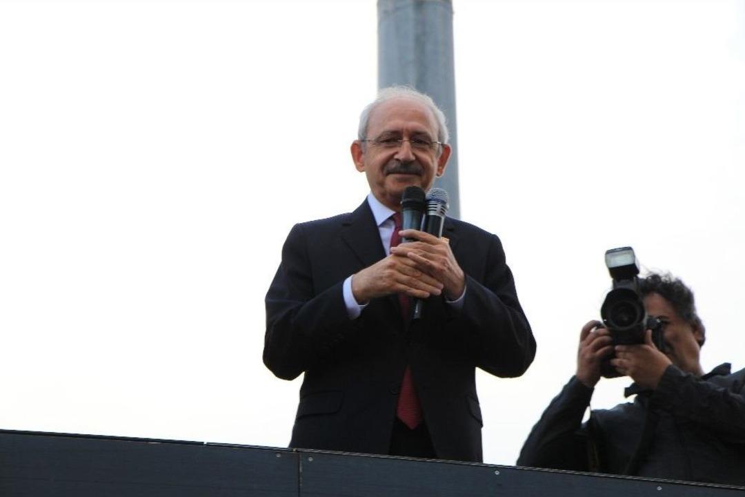 Kılı&ccedil;daroğlu, Beşiktaş&rsquo;taki 19 Mayıs Kutlamalarına Katıldı