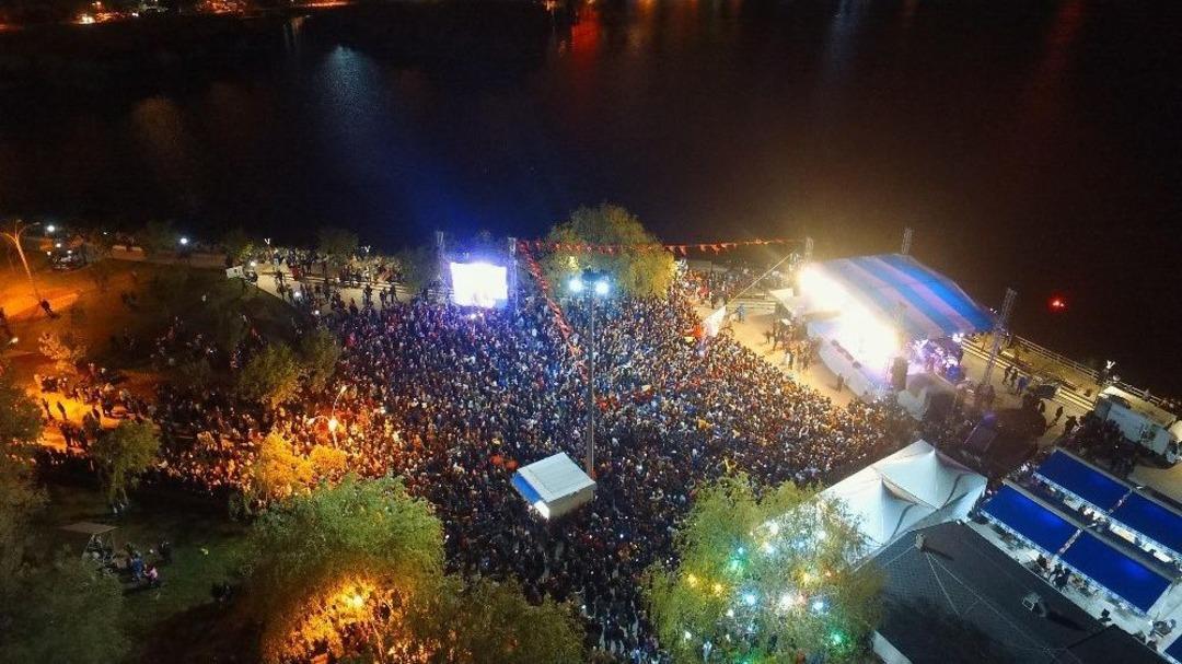 G&ouml;lbaşı&rsquo;nda 19 Mayıs Zara Konseriyle Kutlandı