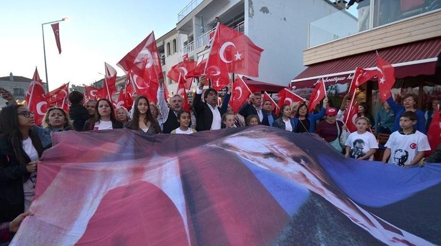 Fo&ccedil;a&rsquo;dan &rsquo;biz Atat&uuml;rk Gen&ccedil;leriyiz&rsquo; Haykırışı