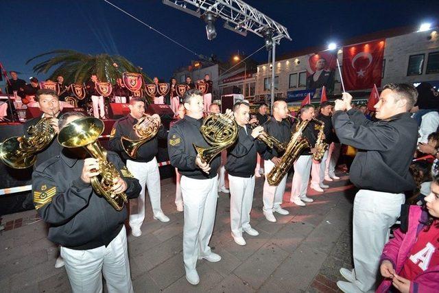 Foça’dan ’biz Atatürk Gençleriyiz’ Haykırışı 2