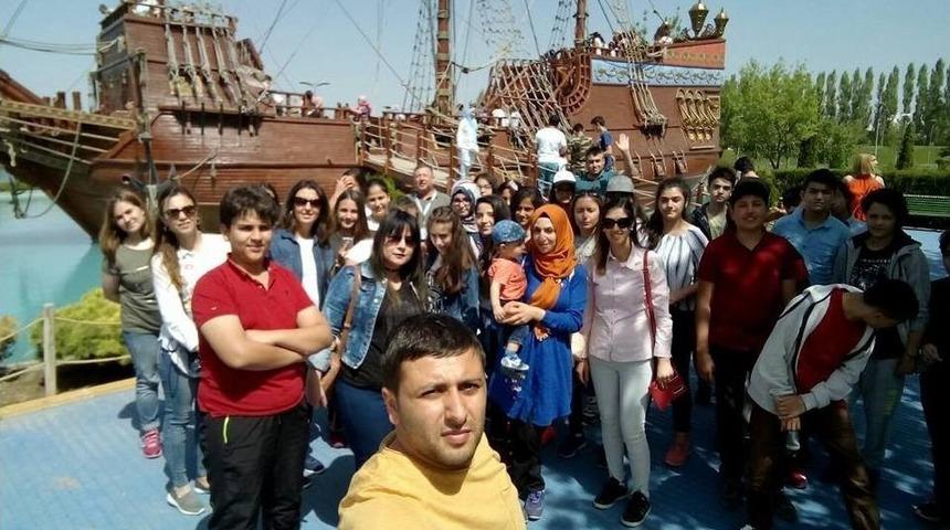 Kozanlı &Ouml;ğrenci Ve Velilerden Ankara-eskişehir Gezisi