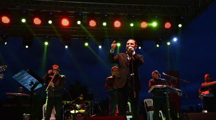 Ferhat G&ouml;&ccedil;er Şanlıurfa G&uuml;nlerinde Ankaralıları Coşturdu