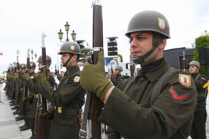 Atatürk’ü Temsil Eden Bayrak Karaya Çıktı G4