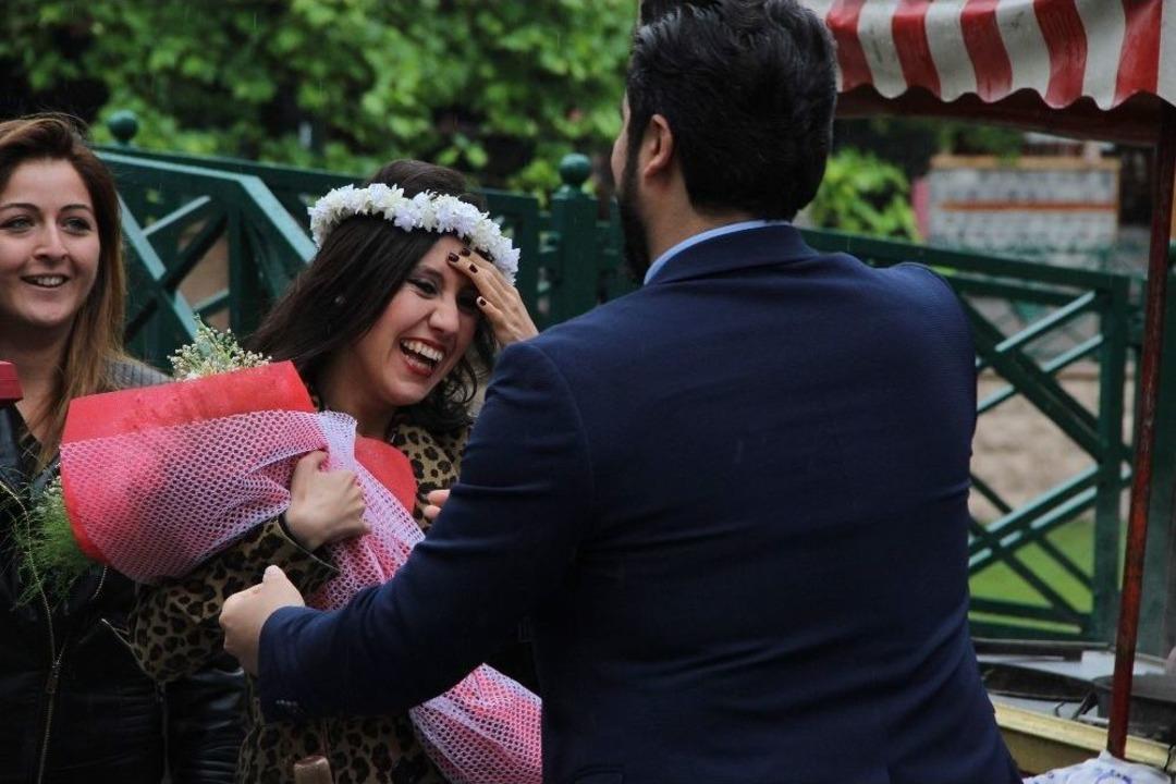 (&ouml;zel Haber) Mevsim Şartları Aşka Engel Tanımadı