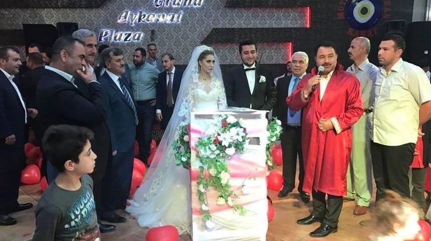 Kara İle Tek&ccedil;e Ailesinin Mutlu G&uuml;n&uuml;