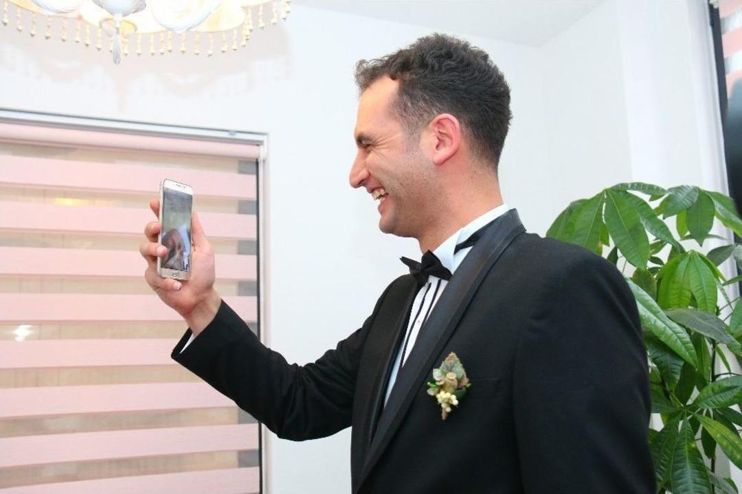 (&ouml;zel Haber) Eski Bakan Hayatını Kurtaran Gencin Nikahına G&ouml;r&uuml;nt&uuml;l&uuml; Bağlandı