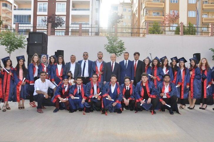 Vedat Topçuoğlu Anadolu Lisesinden İlk Öğrenciler Mezun Oluyor G1