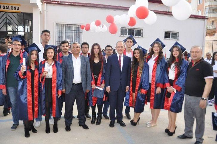 Vedat Topçuoğlu Anadolu Lisesinden İlk Öğrenciler Mezun Oluyor G2