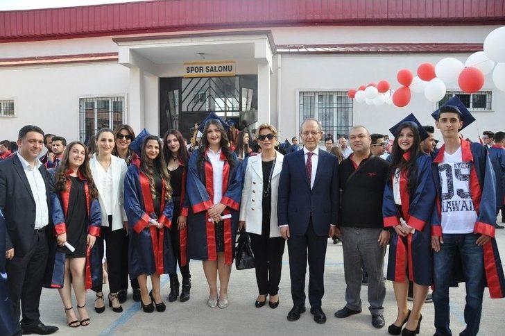 Vedat Topçuoğlu Anadolu Lisesinden İlk Öğrenciler Mezun Oluyor G3