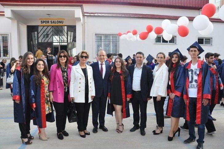 Vedat Topçuoğlu Anadolu Lisesinden İlk Öğrenciler Mezun Oluyor G4