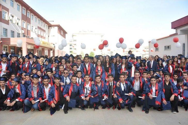 Vedat Topçuoğlu Anadolu Lisesinden İlk Öğrenciler Mezun Oluyor G5