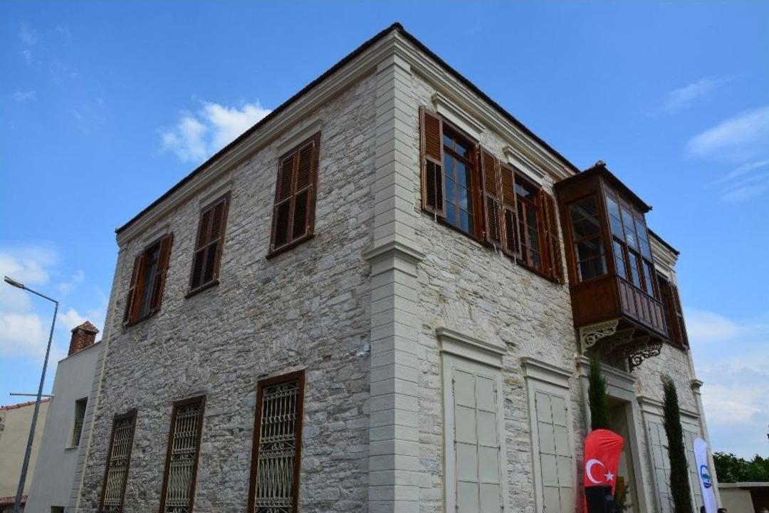 T&uuml;rk Ve Girit K&uuml;lt&uuml;rleri Tarihi Uzbek Konağı A&ccedil;ılışında Buluştu