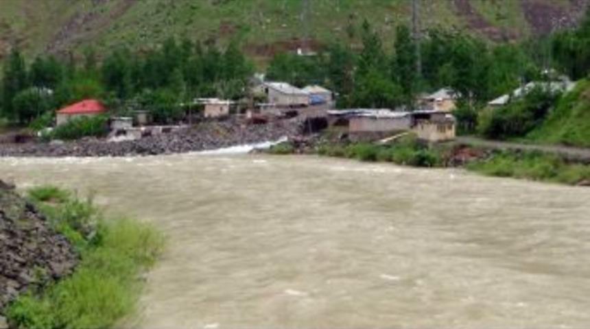 Hakkari Zap Suyu Debisi Y&uuml;kseldi