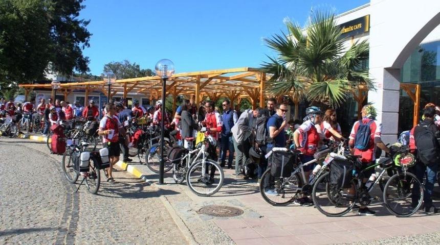İzmir&rsquo;den Yunan Adalarına Bisiklet Yolu İle Kardeşlik Turu
