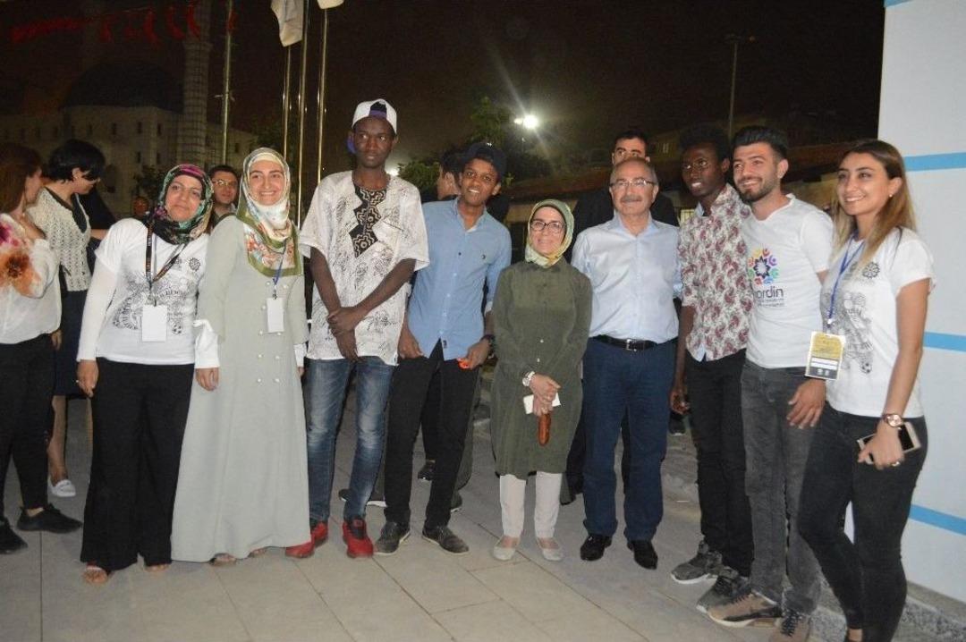 Mardin Valisi Yaman, Gen&ccedil;lerle Konser Dinledi