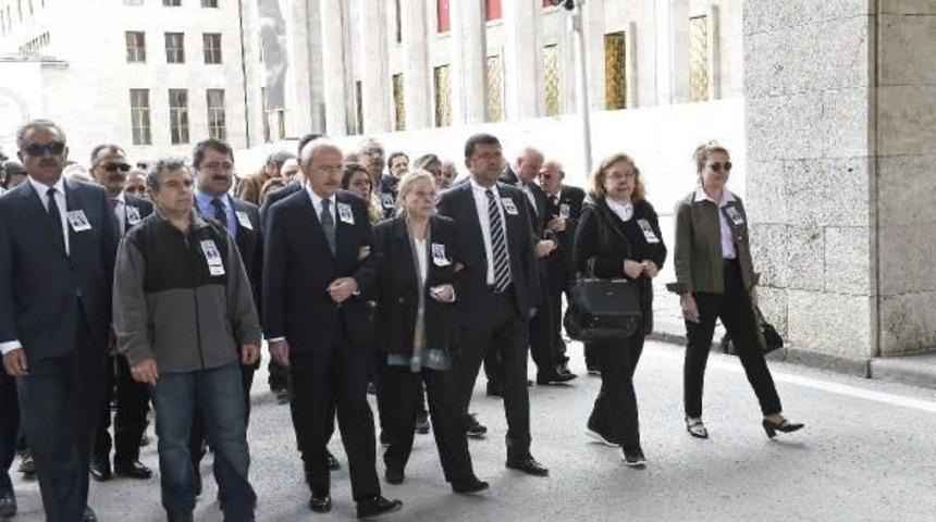 Kılı&ccedil;daroğlu, Malatya Eski Milletvekili Fırat'ın Cenaze T&ouml;renine Katıldı