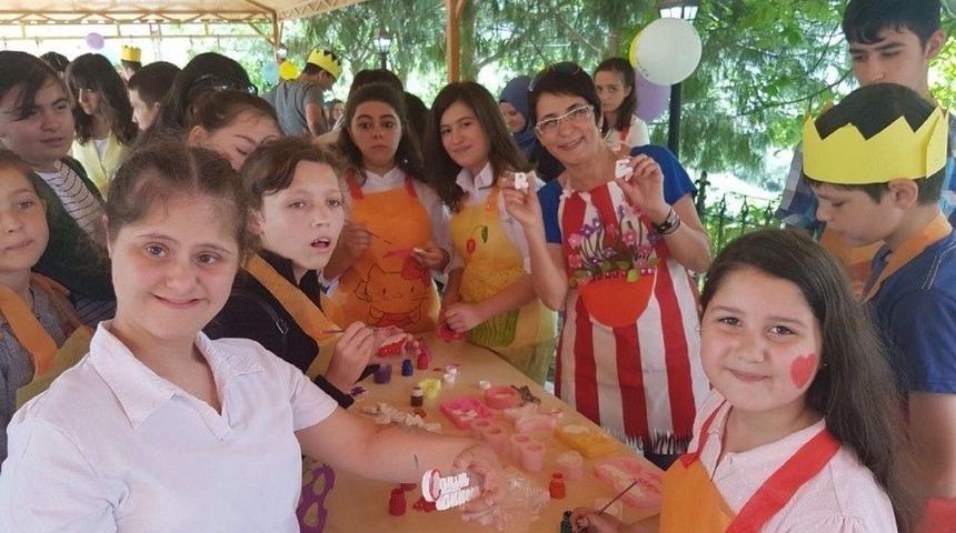 Bursa&rsquo;daki Tegv G&ouml;n&uuml;ll&uuml;leri Engelli &Ouml;ğrencileri Unutmadı