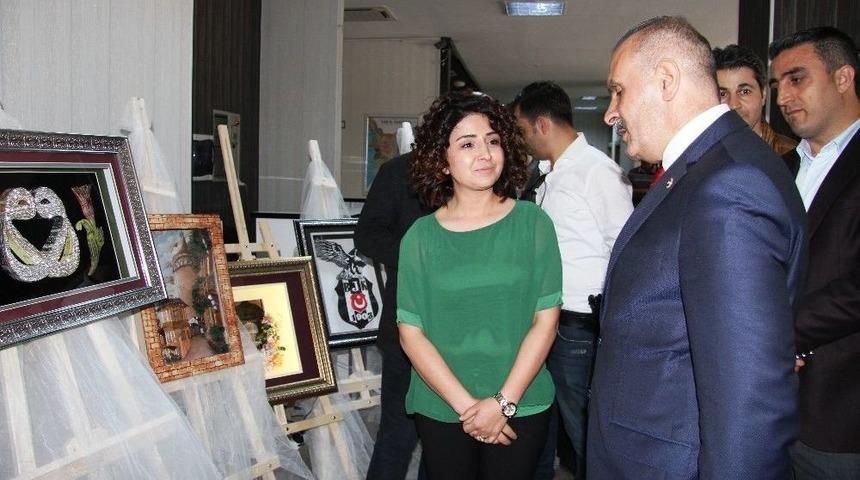 Milletvekili Kayat&uuml;rk Edremit Hem Sergisini Gezdi