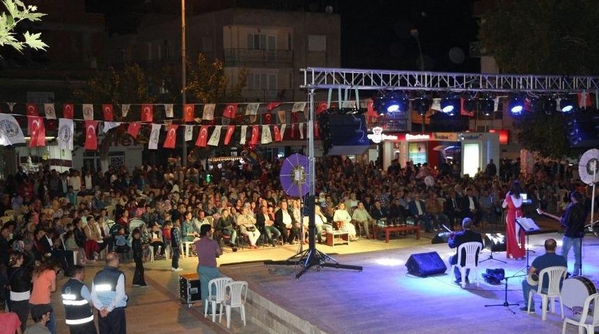 Germencik 19 Mayıs Gen&ccedil;lik Konseriyle Coştu