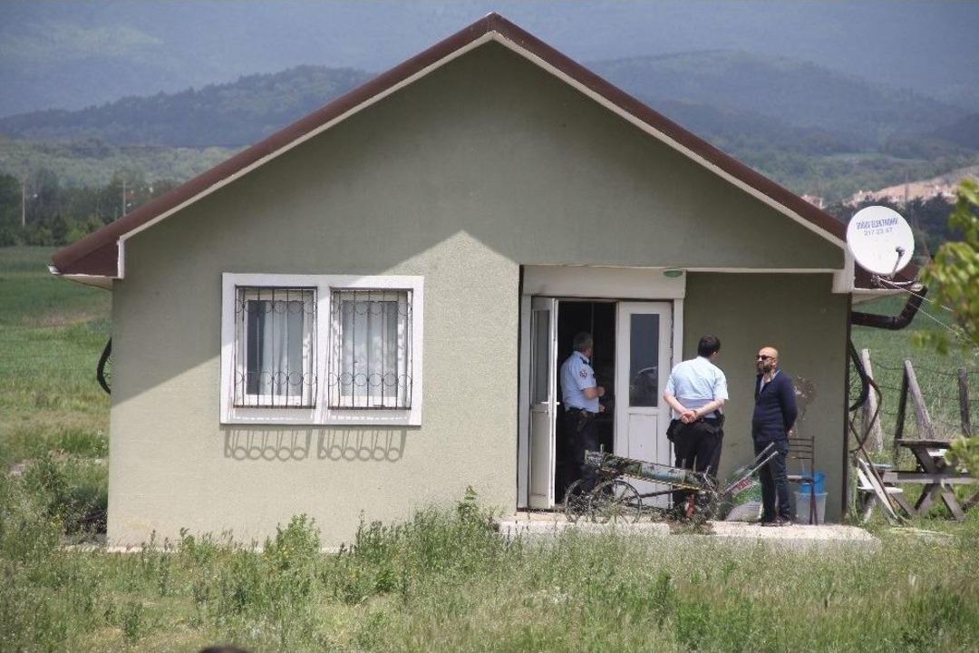 Eve Kurşun Yağdırdılar