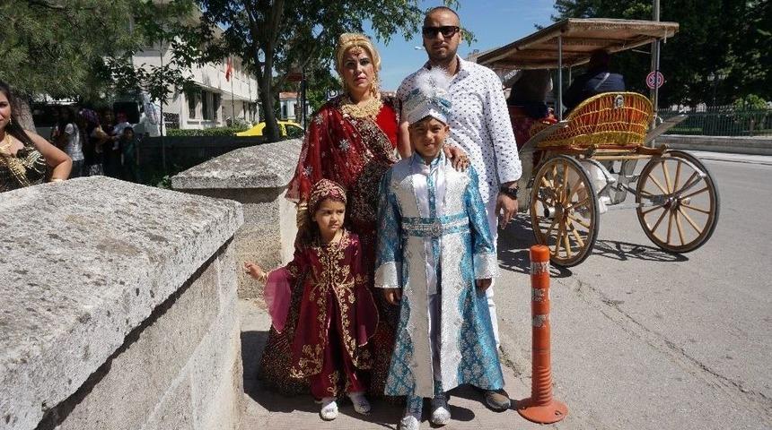 Edirne&rsquo;de D&uuml;şman &Ccedil;atlatan Roman D&uuml;ğ&uuml;n&uuml;