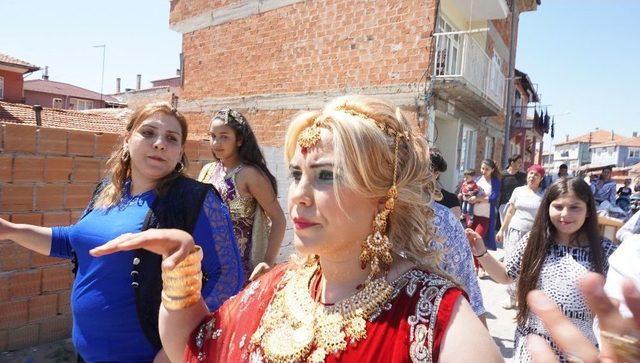 Edirne’de Düşman Çatlatan Roman Düğünü
