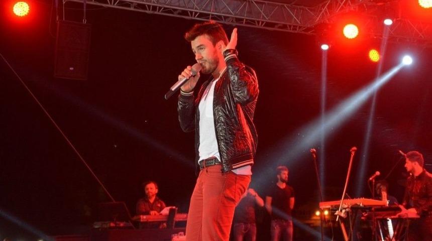 Torbalı&rsquo;da Ceceli R&uuml;zgarı Esti