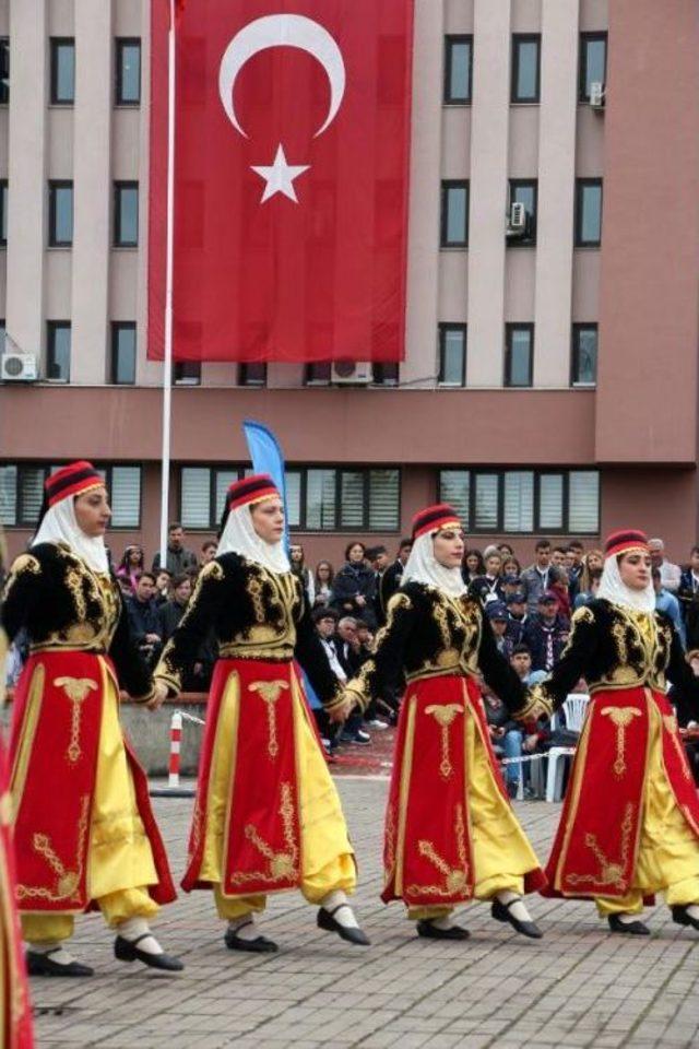 Atatürk'ün Samsun'a Çıkmasını Temsil Eden Bayrak Törenle Karaya Çıkartıldı (2)