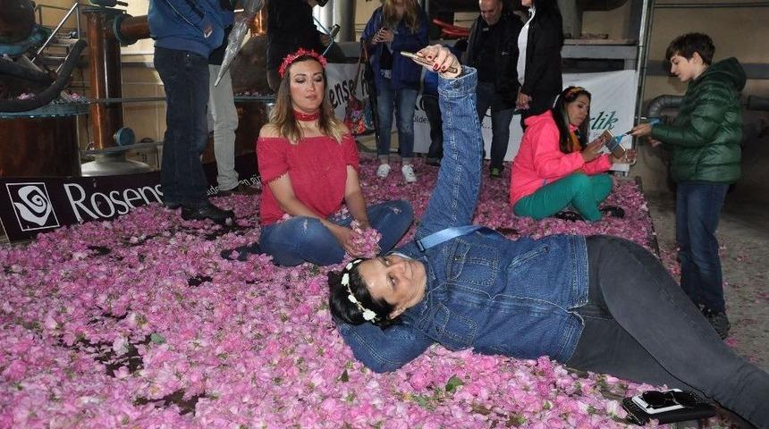 Isparta G&uuml;l&uuml;, Turizm Sekt&ouml;r&uuml;n&uuml; De &rsquo;g&uuml;l&rsquo;d&uuml;recek