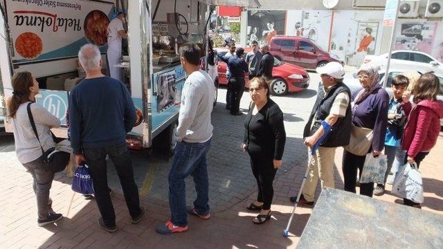 Burhaniyeli Büfeci, İbrahim Erkal İçin Lokma Döktürdü