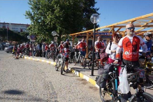 İzmirli Bisiklet&ccedil;iler Ayvalık tan Yunan Adalarına Ge&ccedil;ti 3