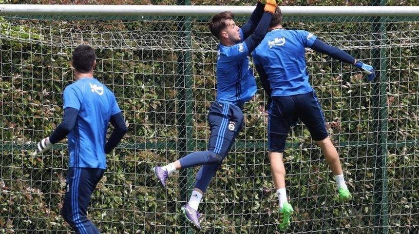 Fenerbah&ccedil;e, Gen&ccedil;lerbirliği Ma&ccedil;ı Hazırlıklarını S&uuml;rd&uuml;rd&uuml;